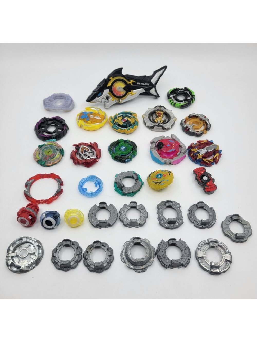 BEYBLADE Takara Tomy Huge Bulk Lot of 32 Pieces Metal